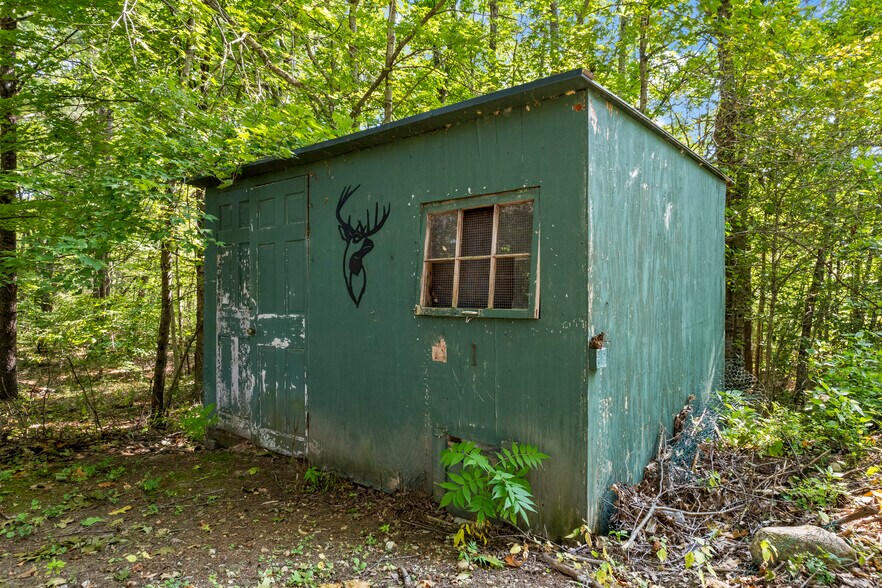 More Photos Of 41 Hobbs Rd, West Newfield Specialty For Sale