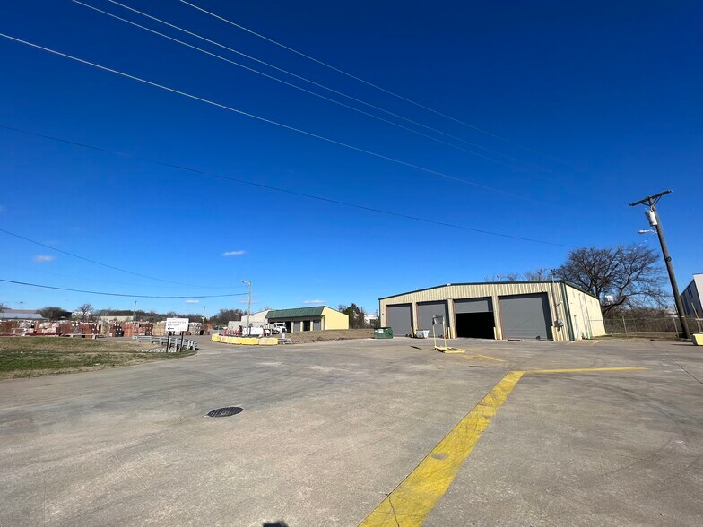 More Photos Of 7140 Centennial Pl, Nashville Distribution For Lease