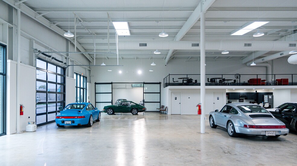 More Photos Of 4715 Iberia Ave, Dallas Industrial For Sale