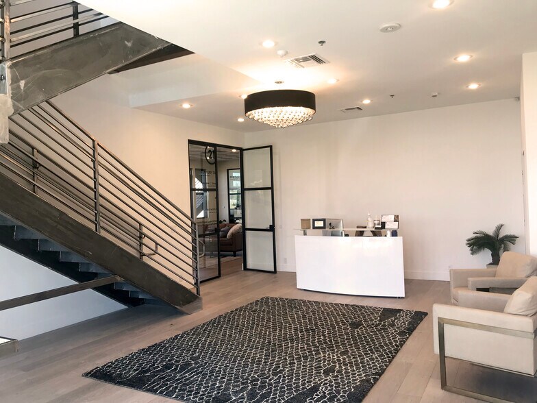 More Photos Of 8325 W Happy Valley Rd, Peoria Office For Lease