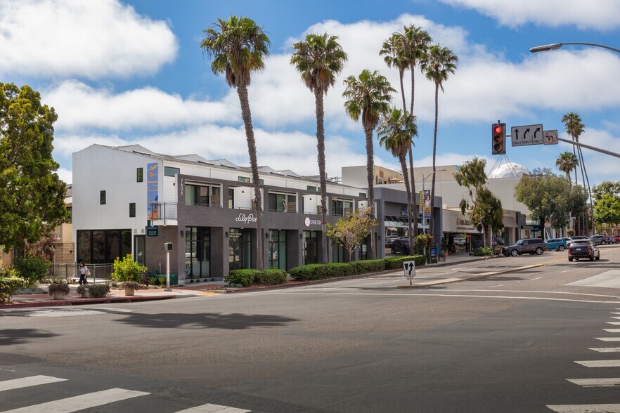 Primary Photo Of 7606 Girard Ave, La Jolla Apartments For Lease