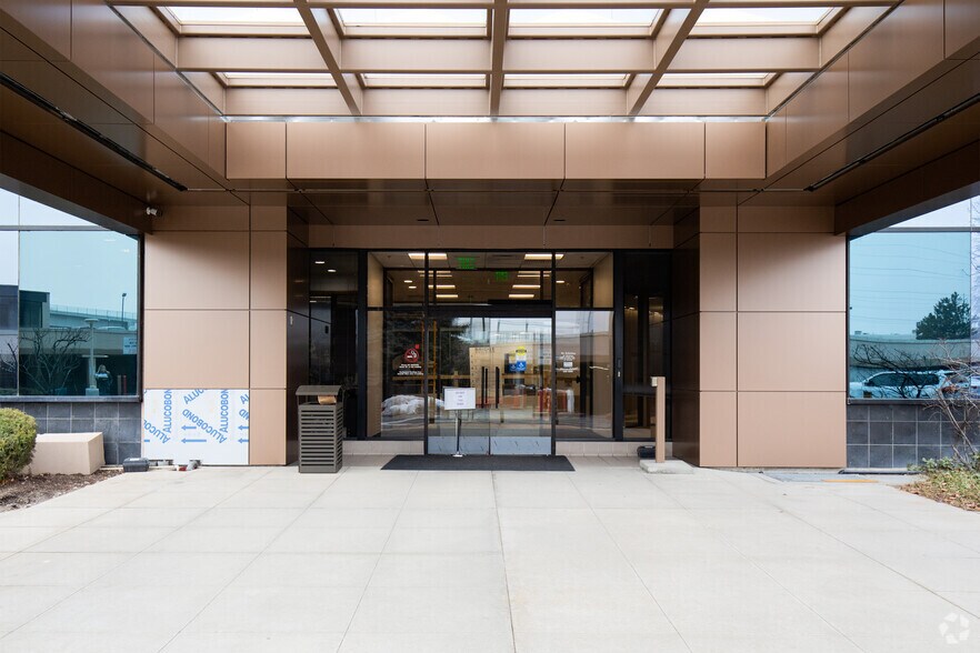 More Photos Of 5295 S Commerce Dr, Salt Lake City Office For Lease