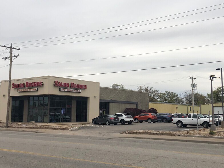 Primary Photo Of 434 S West St, Wichita Freestanding For Lease
