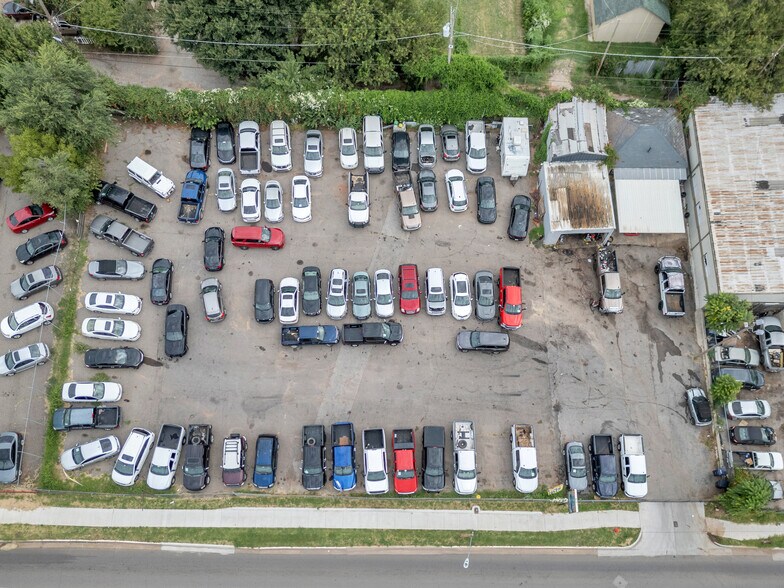 More Photos Of 111 SW 29th St, Oklahoma City Auto Dealership For Sale
