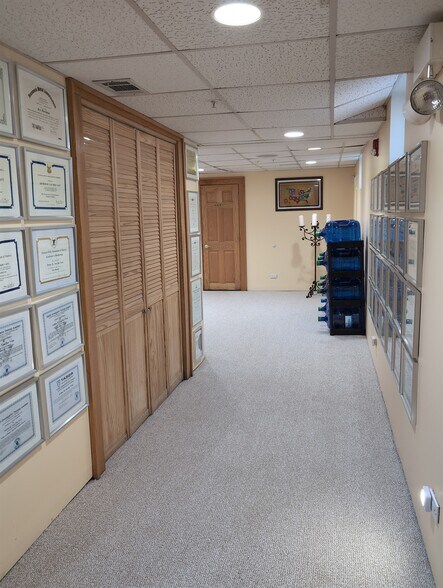 More Photos Of 417 N Hough St, Barrington Medical For Sale