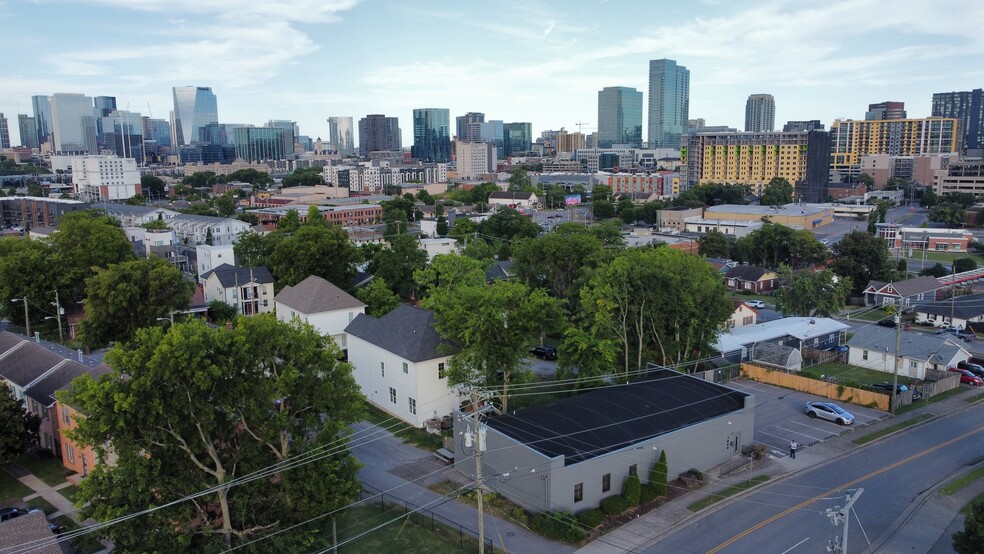 Primary Photo Of 1829 Jo Johnston Ave, Nashville Medical For Sale