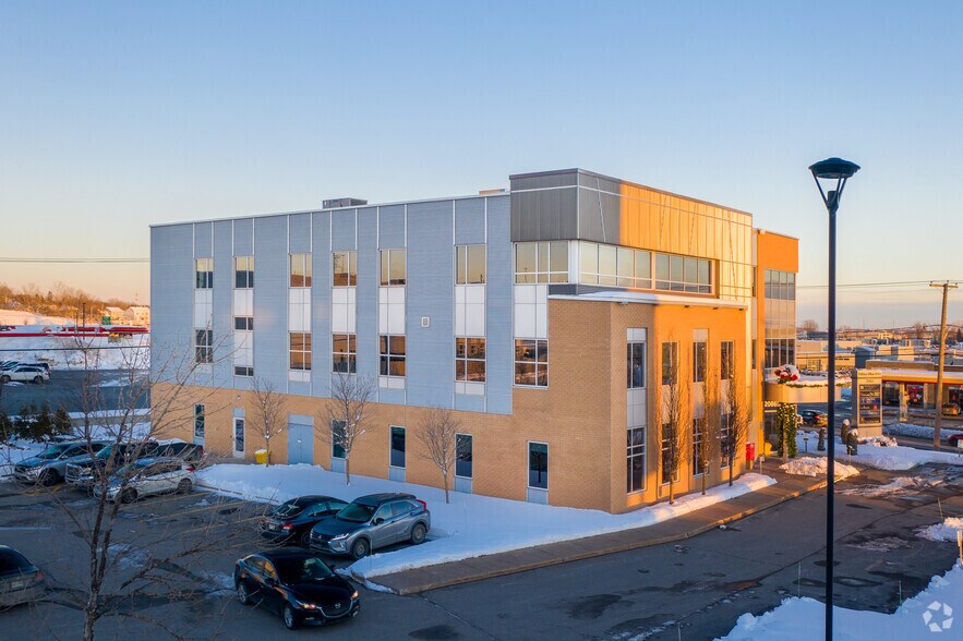 More Photos Of 20865 Ch De La Côte N, Blainville Office For Lease