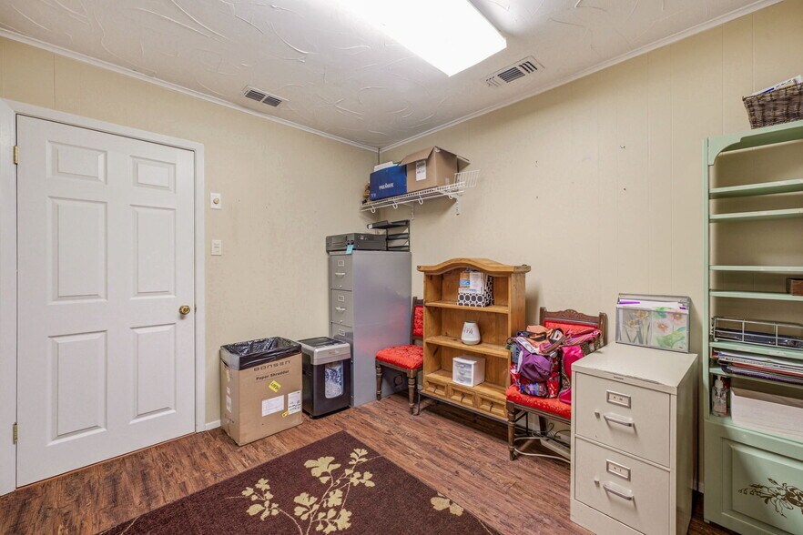 More Photos Of 416 S Morgan St, Granbury Office For Sale