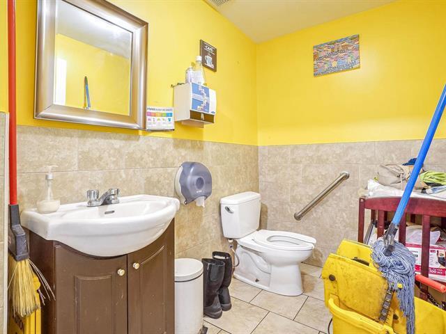 More Photos Of 2351-2357 Rue Jean-Talon E, Montréal Storefront Retail Residential For Lease