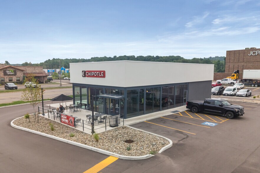 More Photos Of 314 E Fairmount Ave, Lakewood Fast Food For Sale