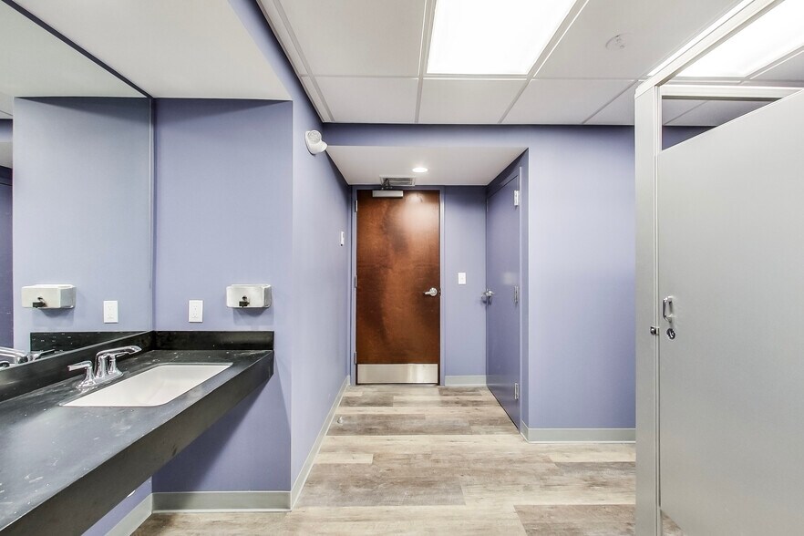 More Photos Of 5420 Olney Laytonsville Rd, Olney Auto Dealership For Lease