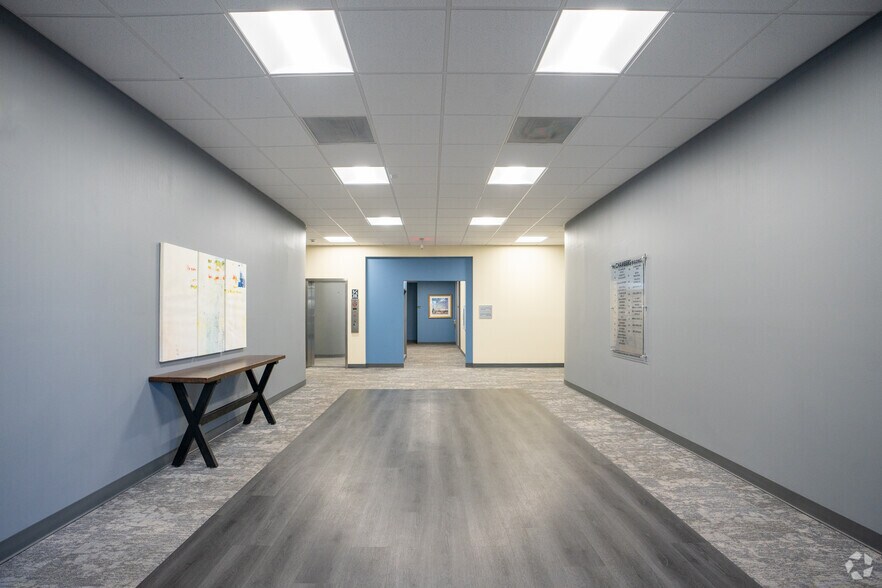 More Photos Of 100 Centerview Dr, Birmingham Office For Lease