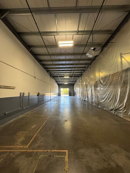 More Photos Of 1030 Opule St, Kapolei Warehouse For Lease