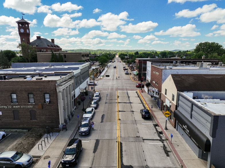 More Photos Of 631 S Broadway St, Menomonie Bar For Sale