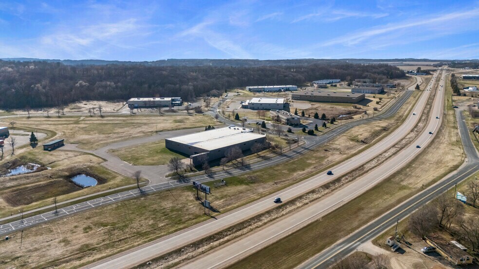 More Photos Of 610 Whitetail Blvd, River Falls Warehouse For Lease