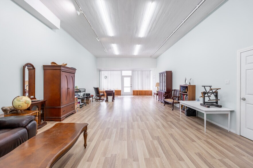 More Photos Of 7 Main St W, Ridgetown Storefront Retail Residential For Sale