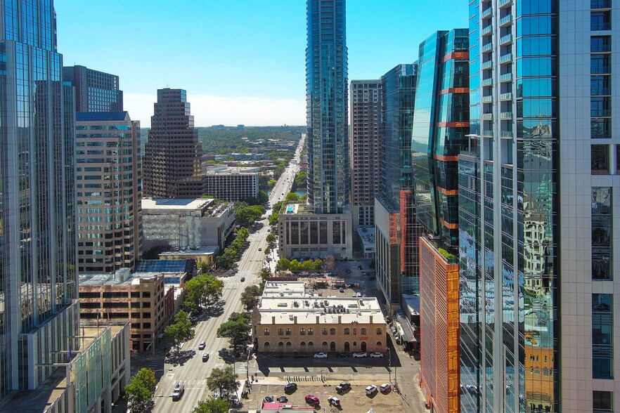More Photos Of 316-318 Congress Ave, Austin Office For Sale