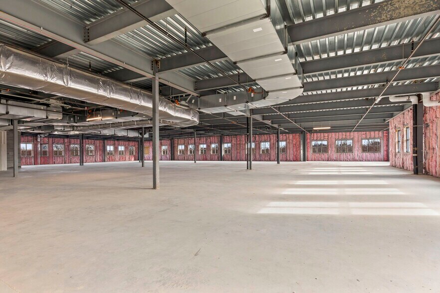 More Photos Of 6455 W Campus Oval, New Albany Medical For Lease