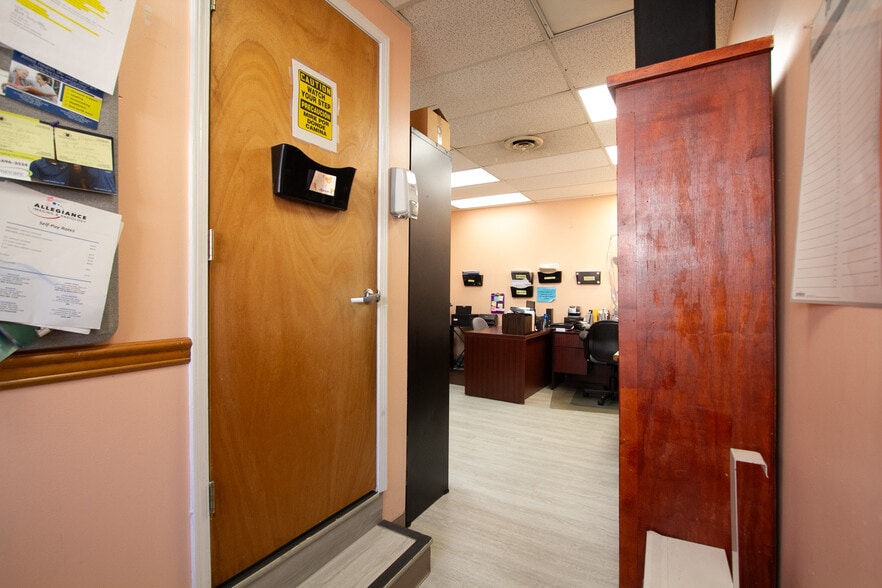 More Photos Of 1795 Washington Rd, East Point Office For Sale