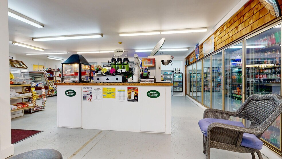 More Photos Of 130 Wardtown Rd, Freeport General Retail For Sale