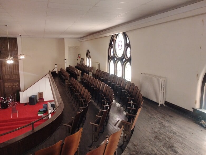 More Photos Of 906 Elm St, Coffeyville Religious Facility For Sale