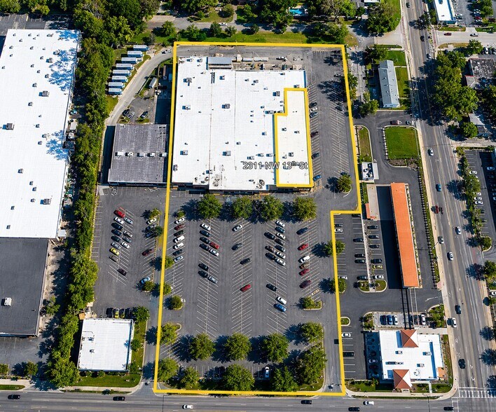 More Photos Of 2311 NW 13th St, Gainesville Department Store For Lease