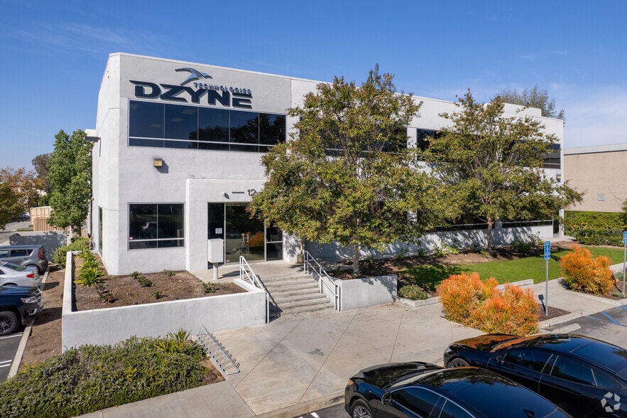 Primary Photo Of 12 Chrysler, Irvine Light Manufacturing For Lease