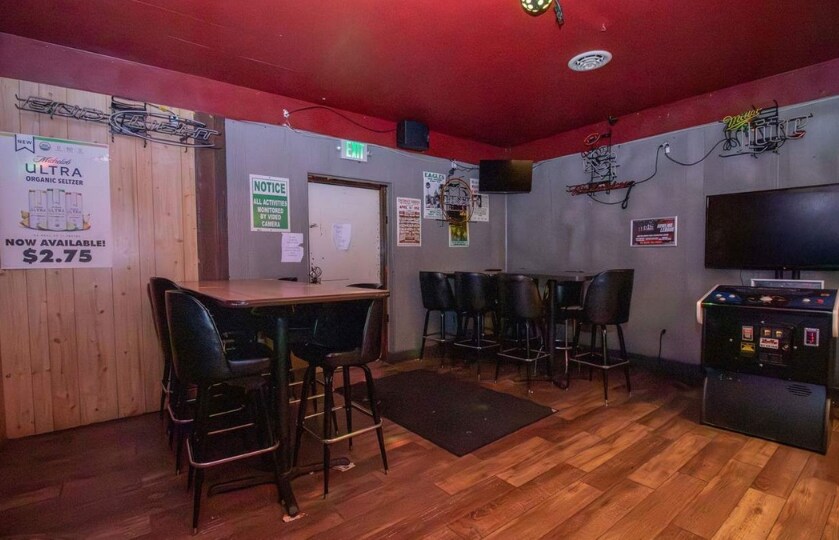 More Photos Of 160 Maincross St, Eldorado Bar For Sale