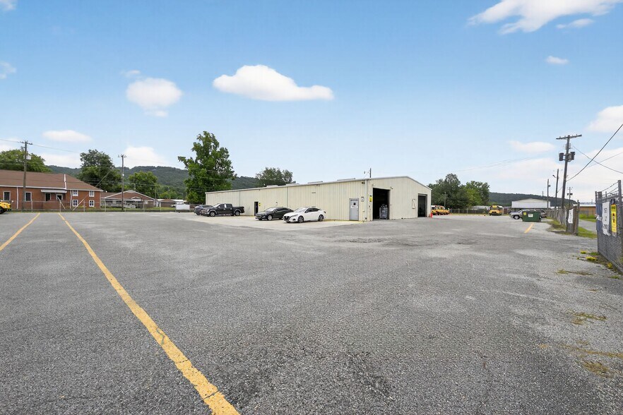 More Photos Of 512 S Wilmer Ave, Anniston Warehouse For Sale