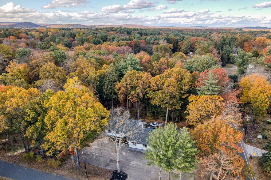 More Photos Of 2 Gordon St, Simsbury Office For Lease