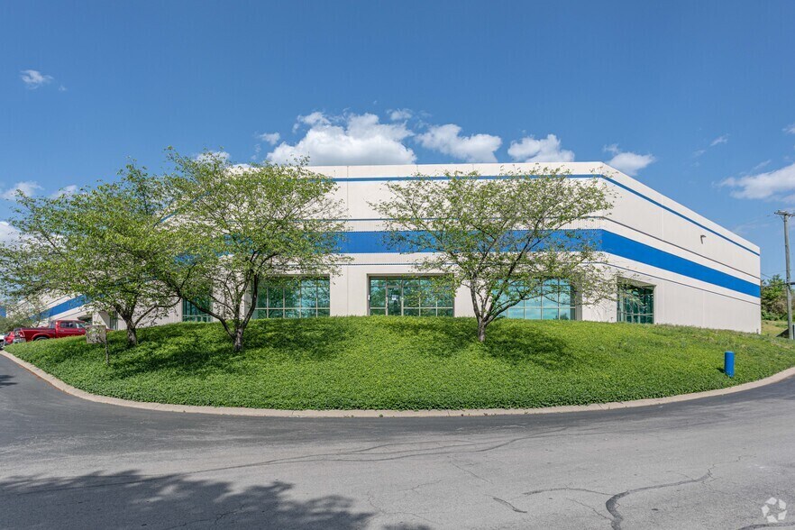 More Photos Of 1415-1451 Donelson Pike, Nashville Distribution For Lease