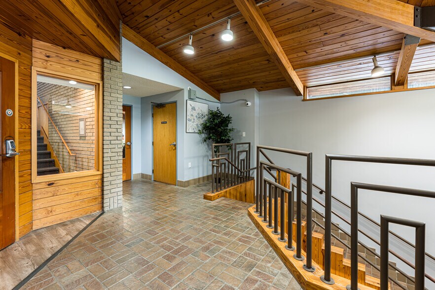 More Photos Of 90 Asheland Ave, Asheville Medical For Sale