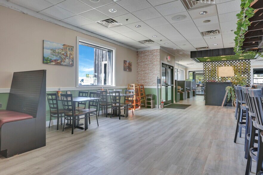 More Photos Of 1122 Hebron Rd, Heath Restaurant For Sale