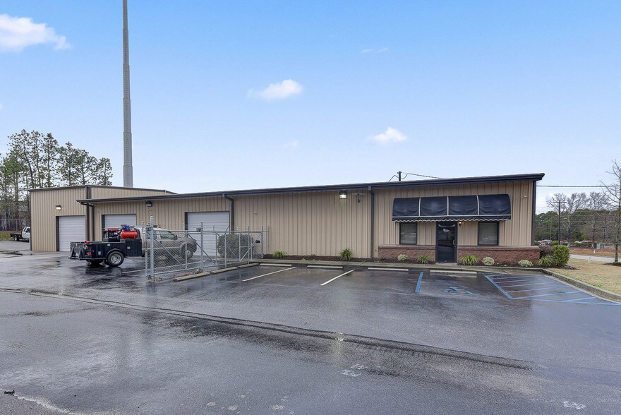 More Photos Of 108 Prides Way, Lexington Light Distribution For Sale