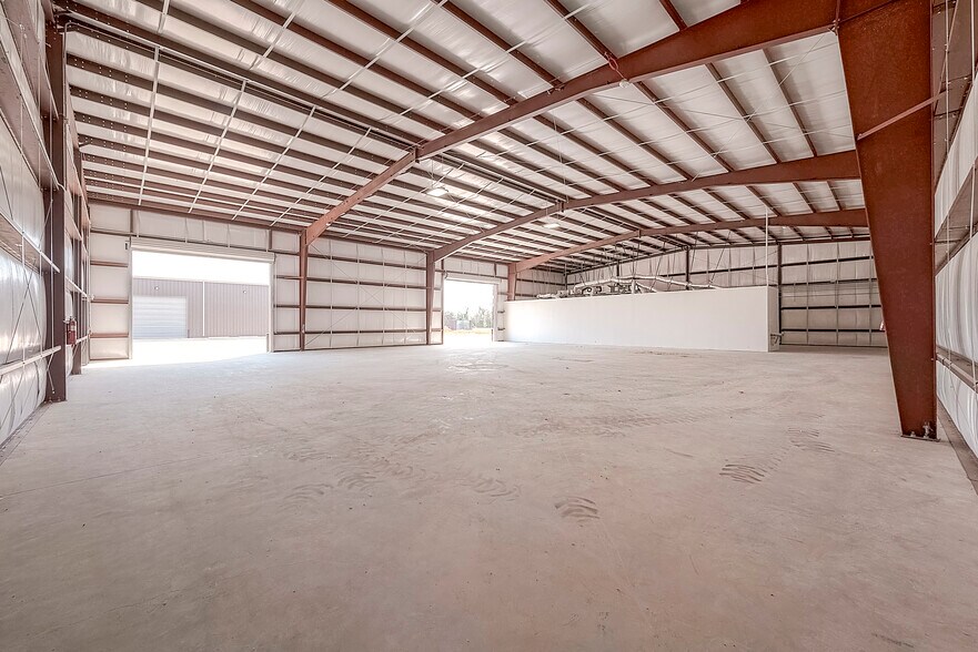 More Photos Of 22820 Hufsmith Kohrville Rd, Tomball Industrial For Sale
