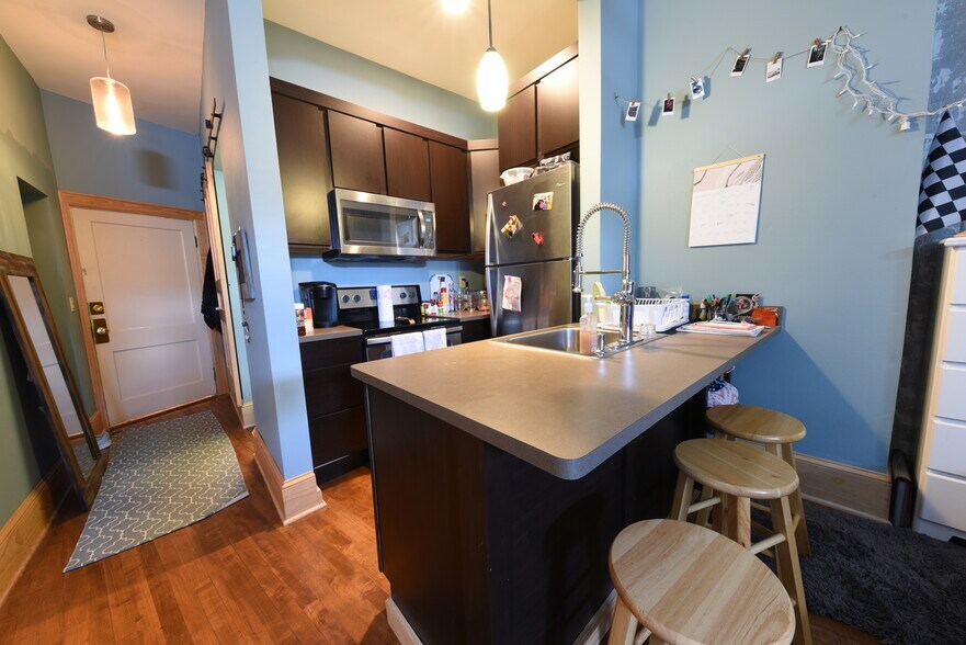 More Photos Of N88W16733 Appleton Ave, Menomonee Falls Flex For Sale