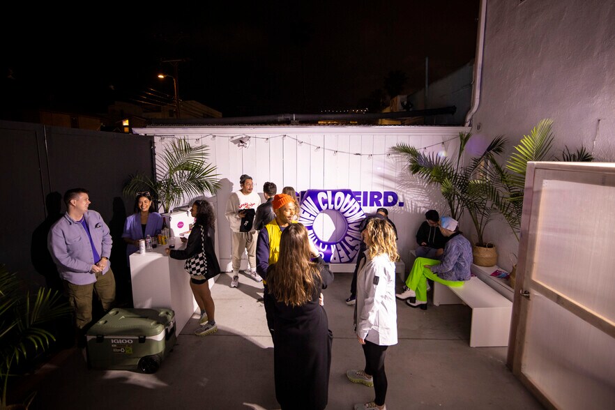 More Photos Of 1302-1306 Abbot Kinney Blvd, Venice Storefront Retail Residential For Lease