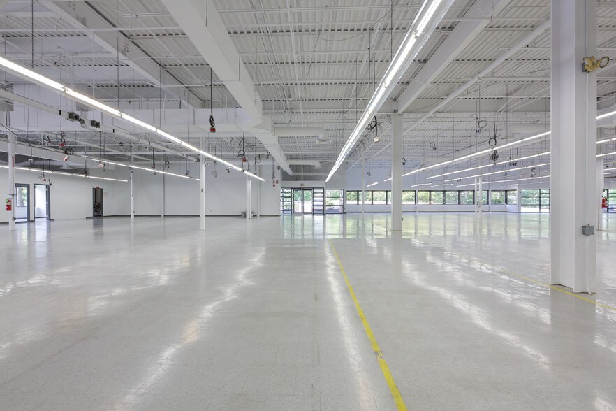 More Photos Of 554 Clark Rd, Tewksbury Research And Development For Lease