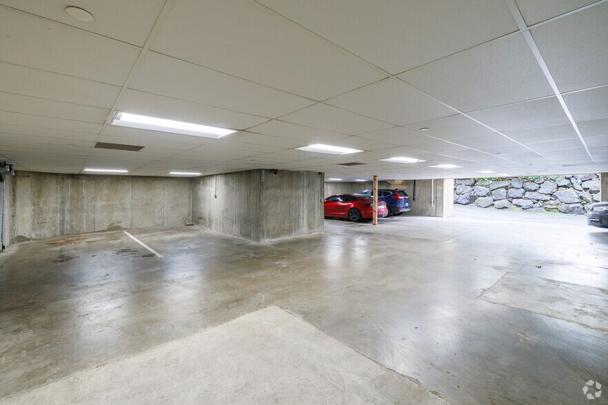 More Photos Of 11711 NE 12th St, Bellevue Office For Sale