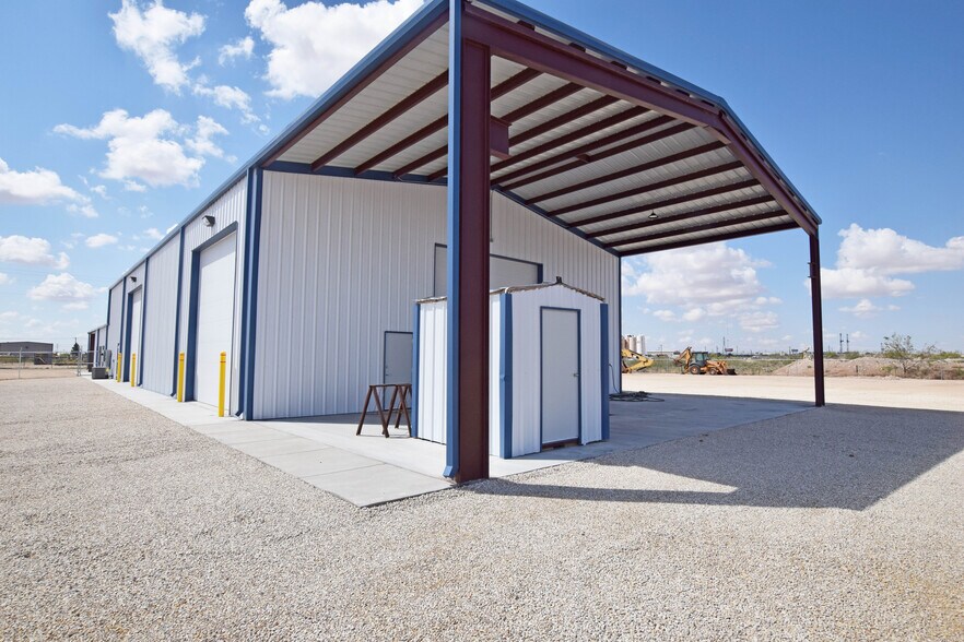 More Photos Of 8340 Boles Rd., Odessa Warehouse For Lease