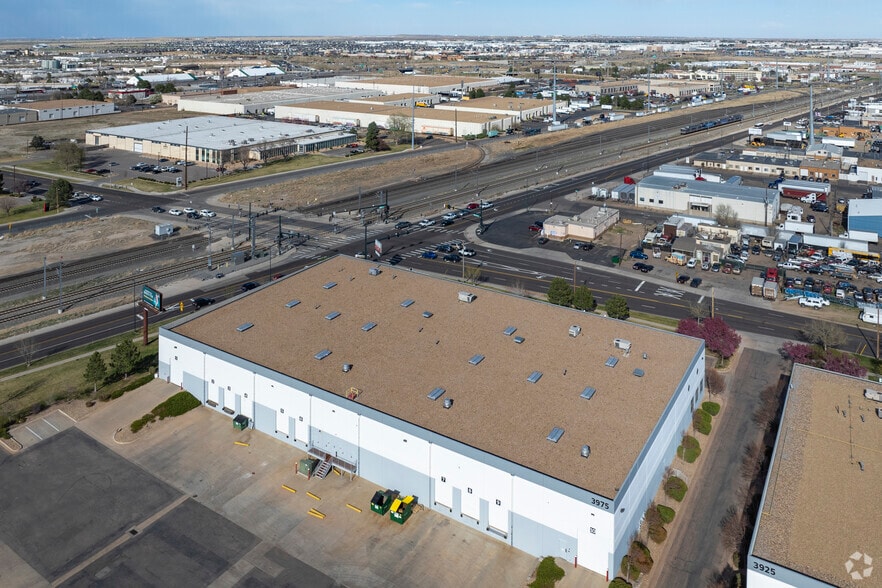 More Photos Of 3975 Monaco Pky, Denver Warehouse For Lease