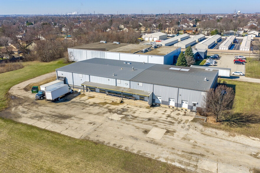 Primary Photo Of 1005 Geneva St, Shorewood Warehouse For Lease