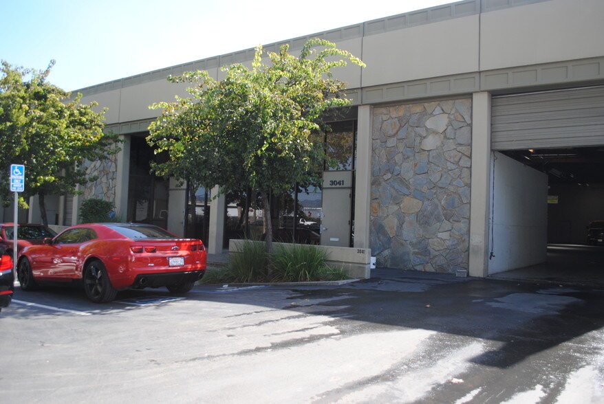 More Photos Of 3041 Teagarden St, San Leandro Warehouse For Lease
