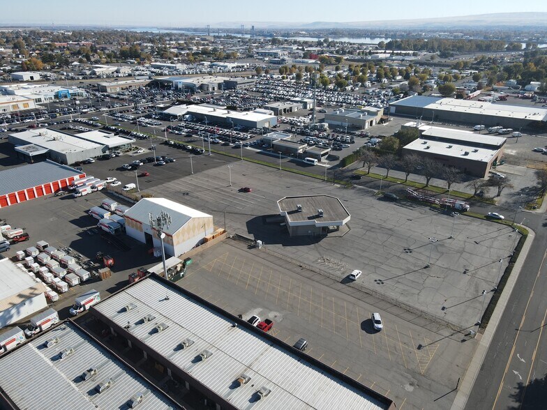 More Photos Of 3305 W Marie St, Pasco Auto Dealership For Sale