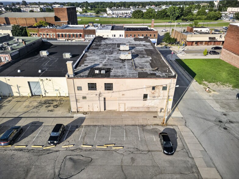 More Photos Of 668 Broadway, Lorain Storefront Retail Office For Sale