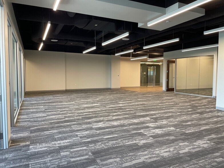 More Photos Of 2100 W Pleasant Grove Blvd, Pleasant Grove Office For Lease