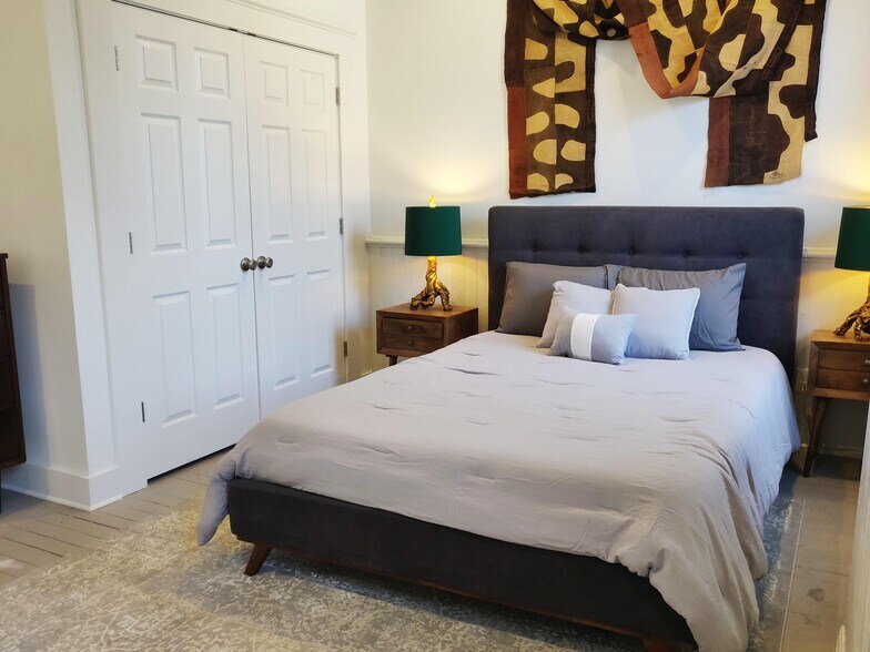 More Photos Of 927 E Madison St, Louisville Warehouse For Sale