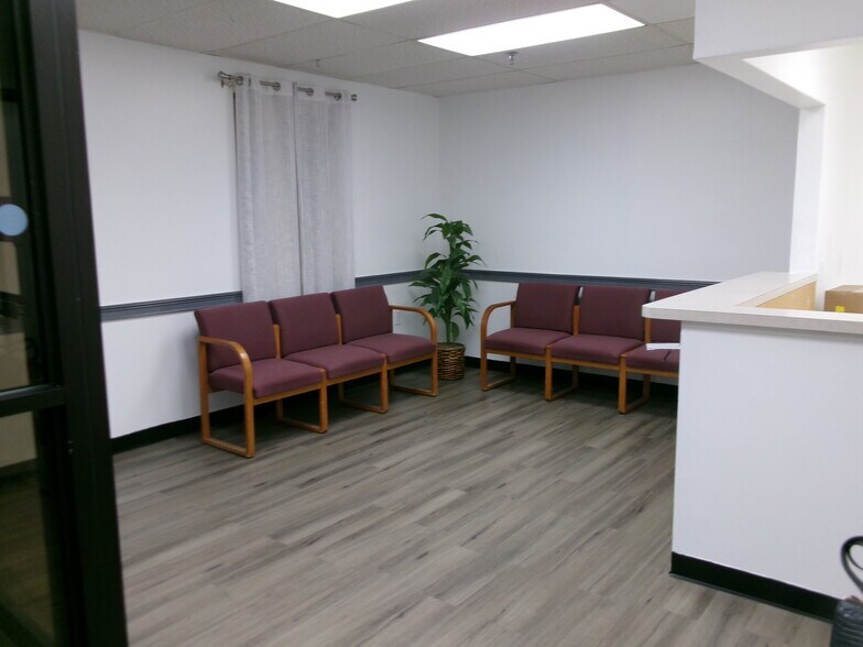 More Photos Of 516 Hamburg Tpke, Wayne Medical For Lease