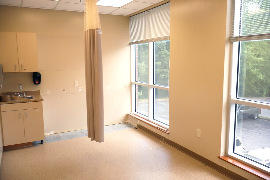 More Photos Of 145 Kimel Park Dr, Winston-Salem Medical For Lease