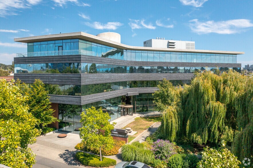 Primary Photo Of 401 Garbally Rd, Victoria Office For Lease